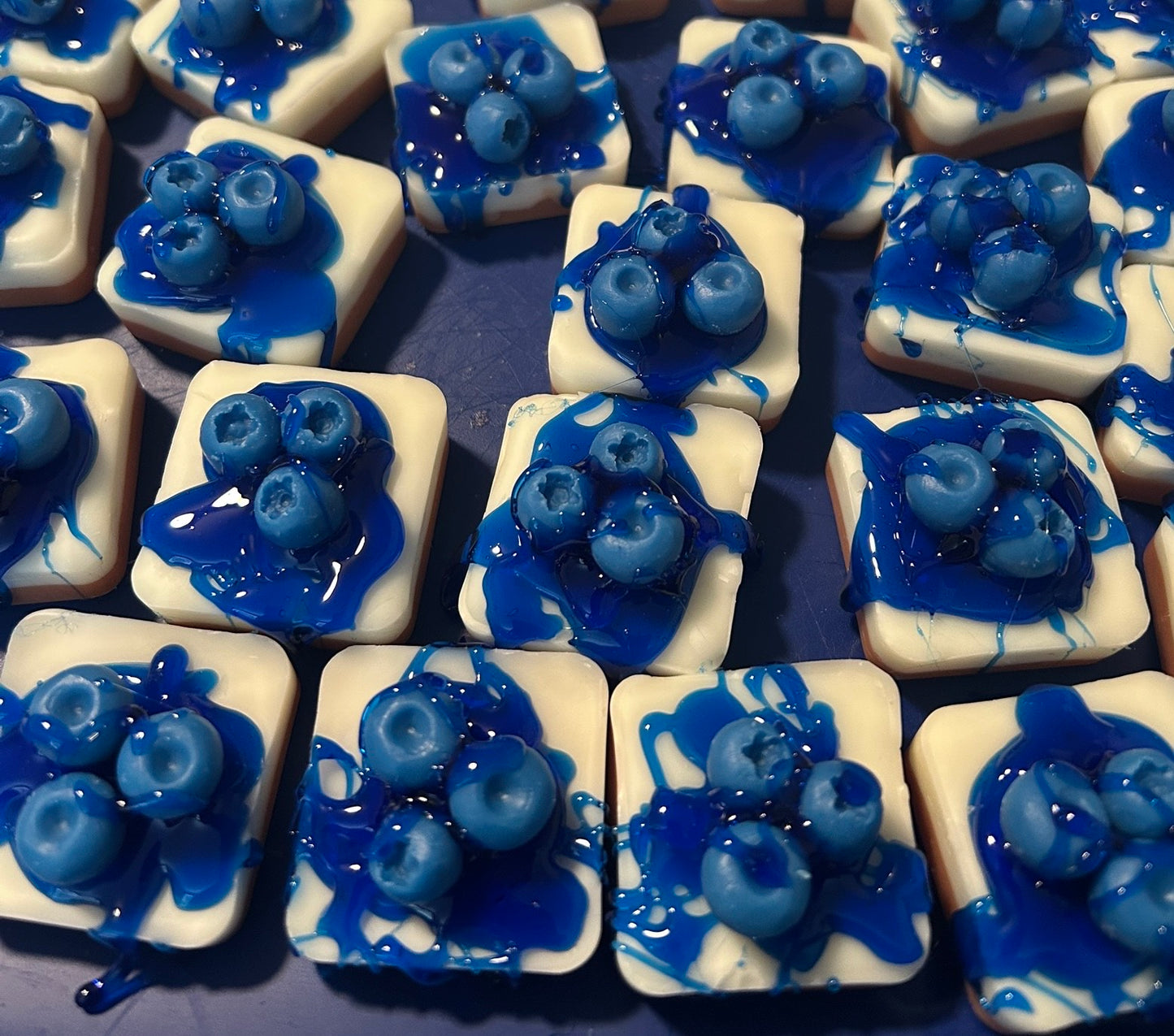 BLUEBERRY CHEESCAKE TARTS